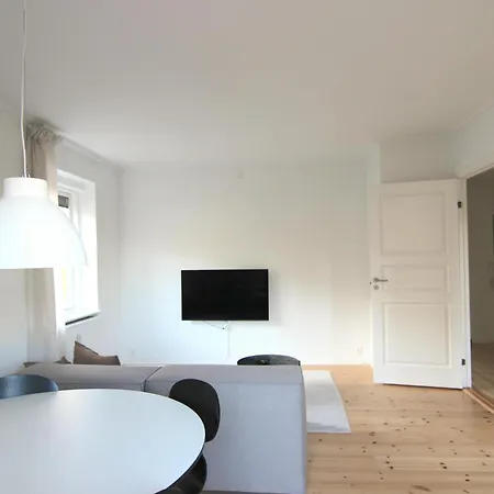 Great 2-bed Wbalcony In Apartment